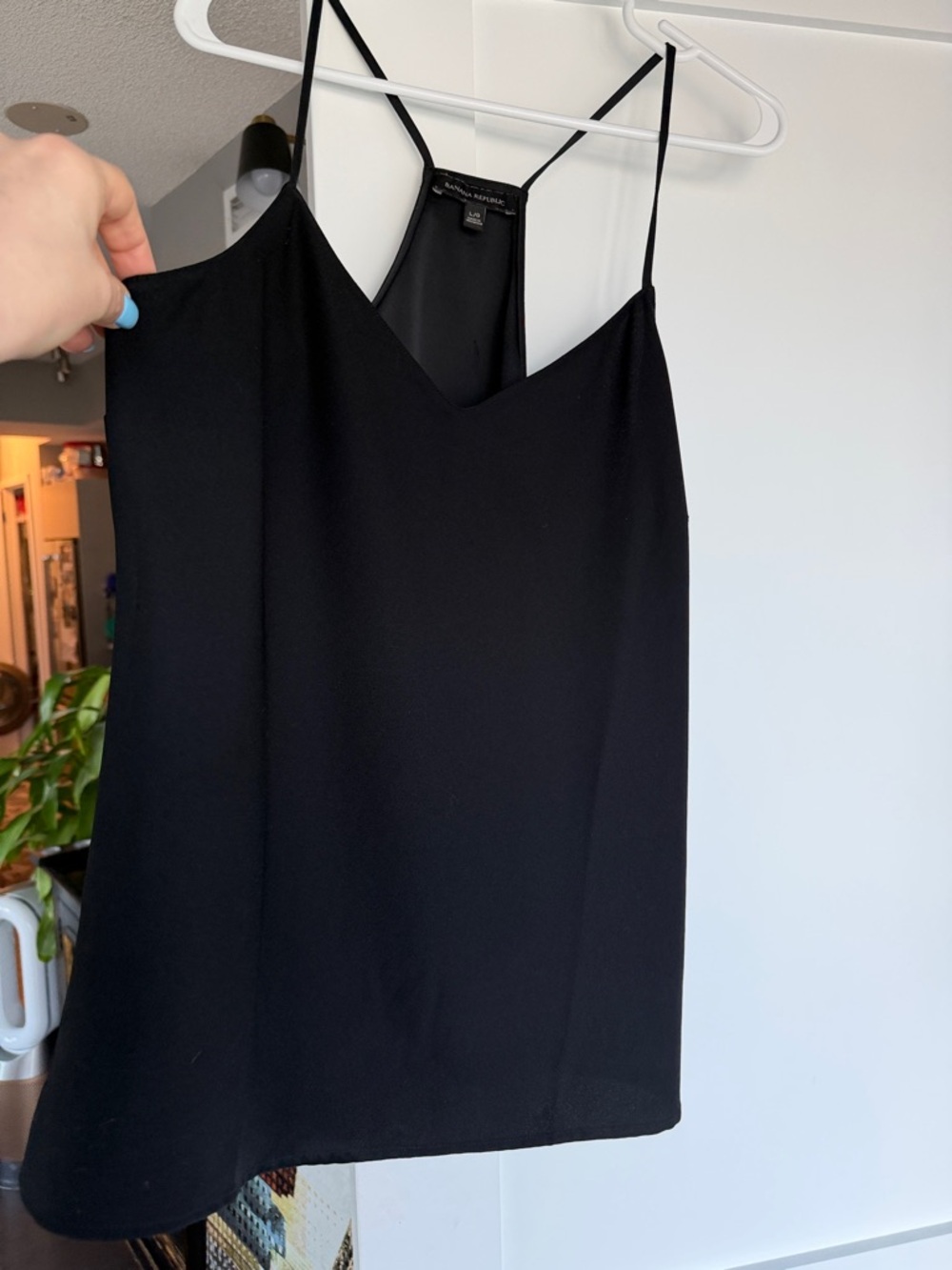 Banana Republic Black V‑Neck Spaghetti Strap Camisole